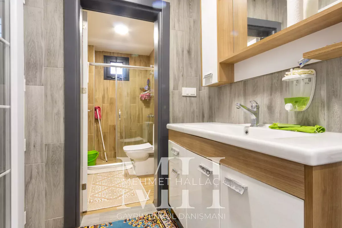 Silivri Büyüksinekli de 1068 m2 Arsa İçinde 7+2 Villa