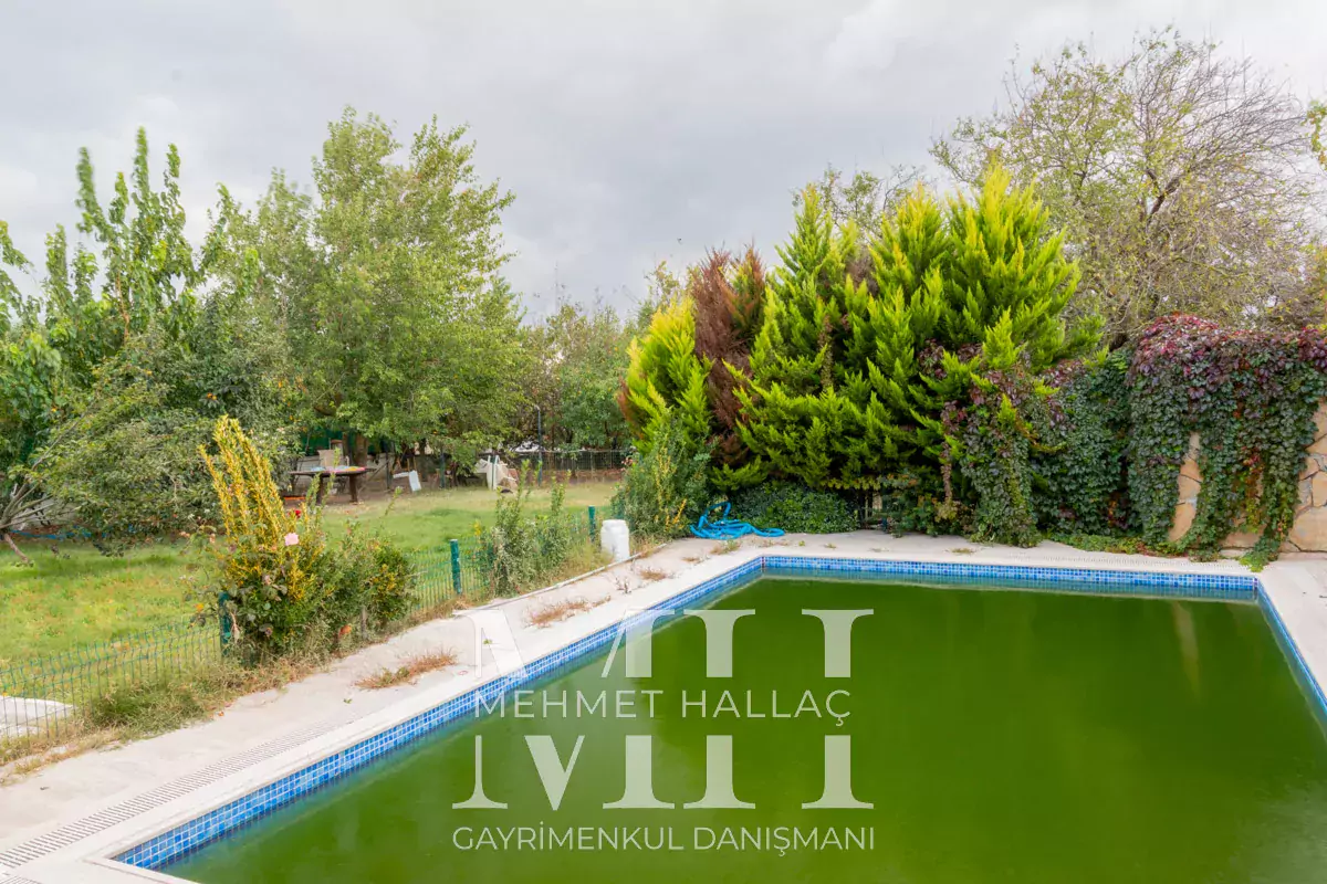 Silivri Büyüksinekli de 1068 m2 Arsa İçinde 7+2 Villa
