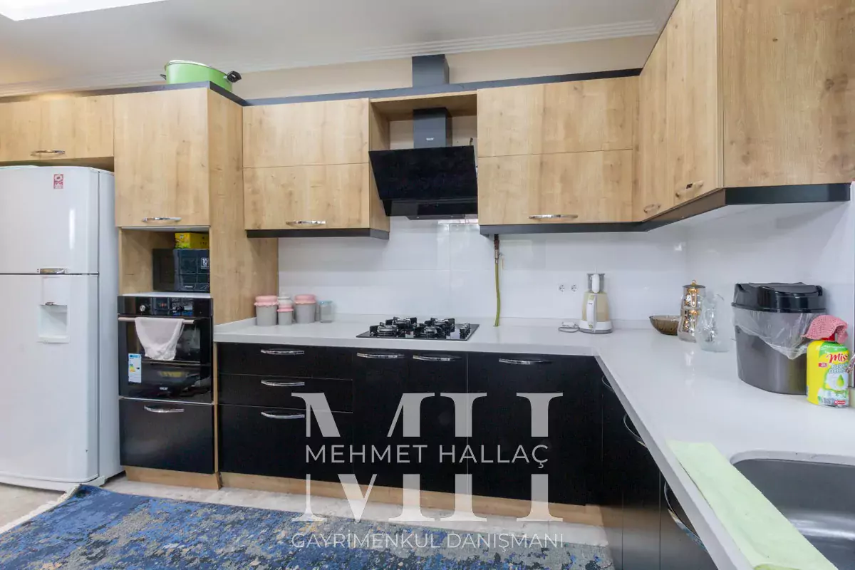 Silivri Büyüksinekli de 1068 m2 Arsa İçinde 7+2 Villa