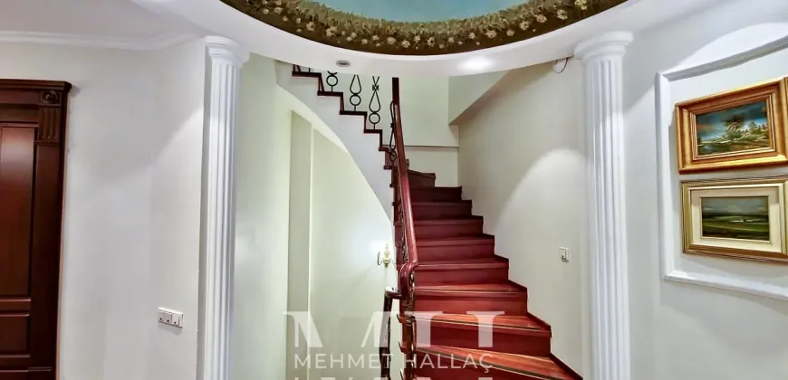 Bakırköy Florya’da Geniş Bahçeli ve Havuzlu 550 m² Lüks Villa