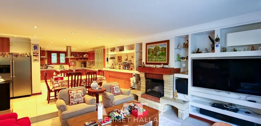 Bakırköy Florya’da Geniş Bahçeli ve Havuzlu 550 m² Lüks Villa