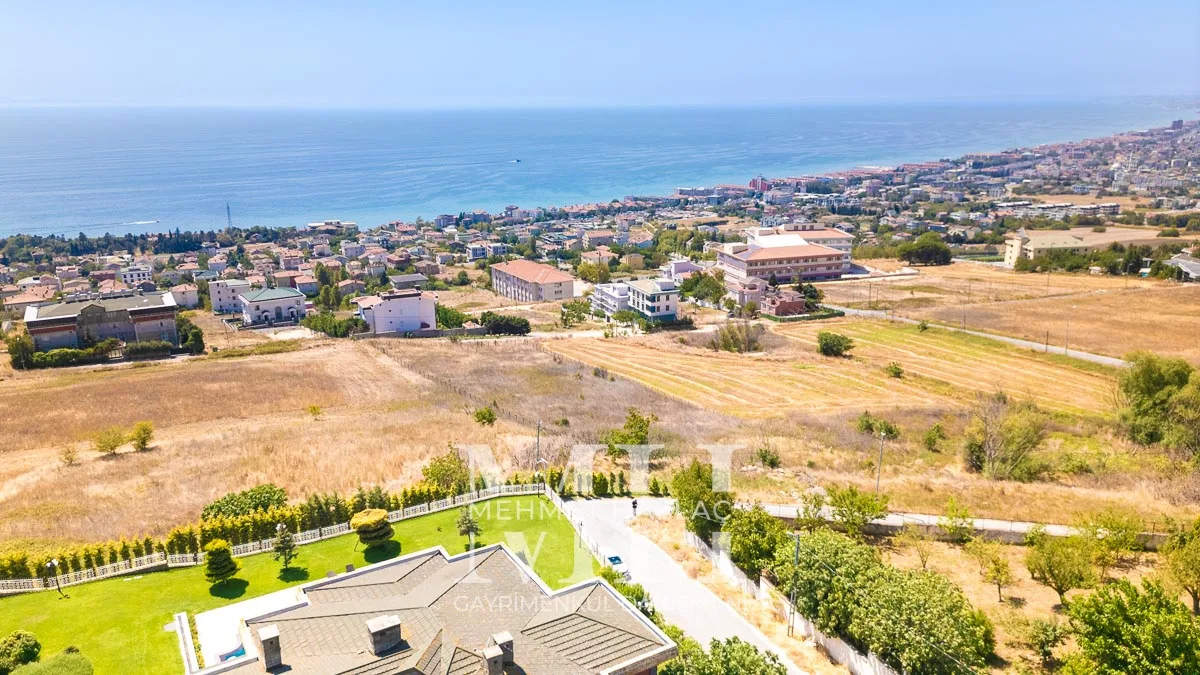B.çekmece Güzelcede Leb-i Derya Manzaralı 3200 m2 Arsa