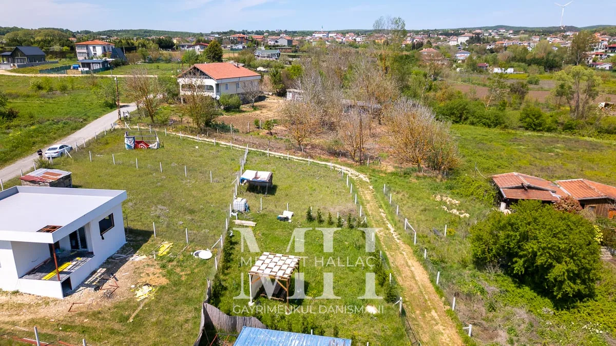 Çatalca İhsaniye Mah. 300 m2 Hisseli Arsa
