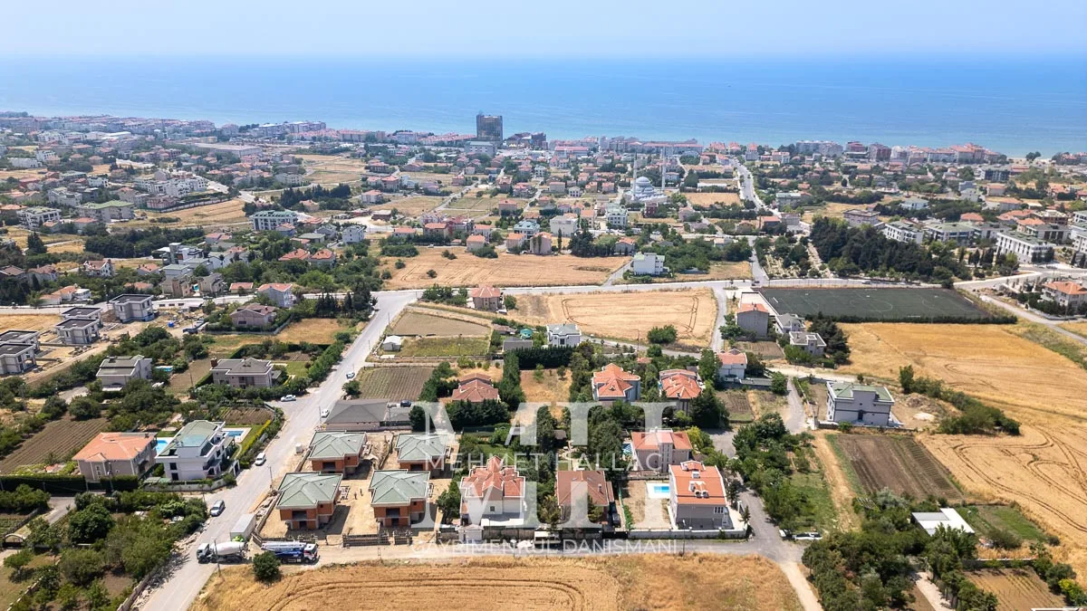 Büyükçekmece Kamilobada Satılık Villa İmarlı 1.303 m2 Arsa