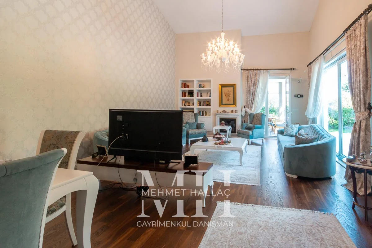 Büyükçekmece Sinanobada Müstakil Bahçeli 5+2 Villa