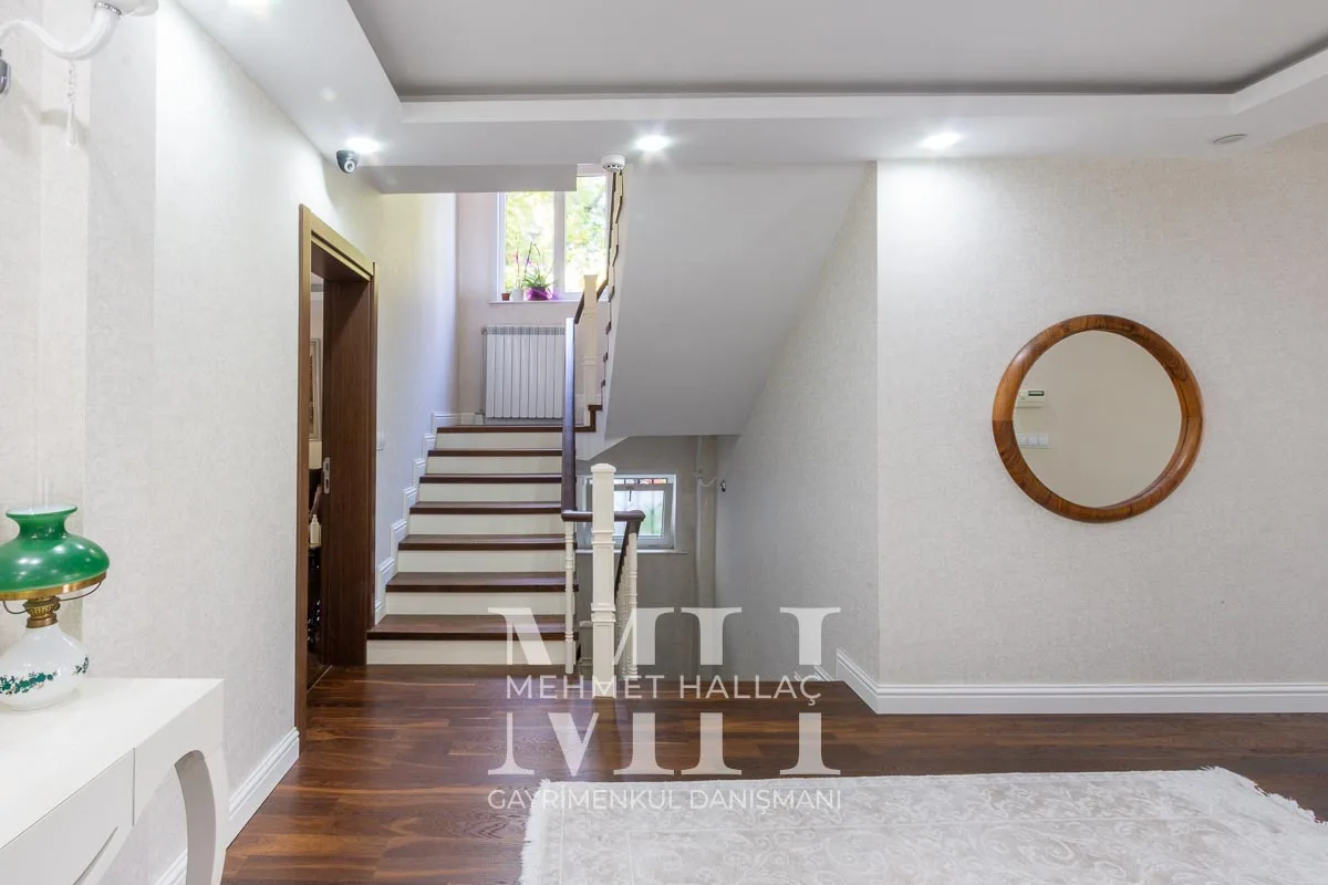 Büyükçekmece Sinanobada Müstakil Bahçeli 5+2 Villa