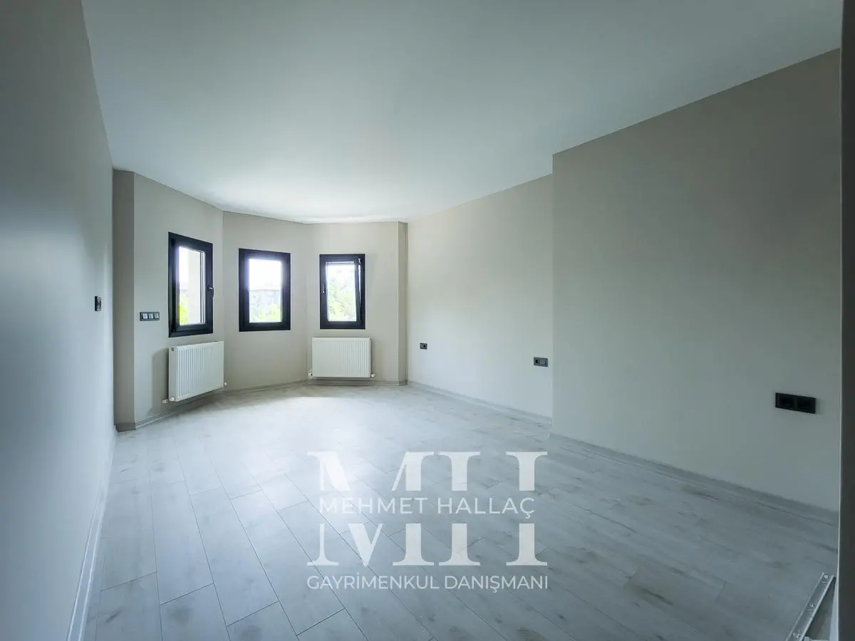 Büyükçekmece Sinanobada Müstakil 420 m2 Bahçeli Villa
