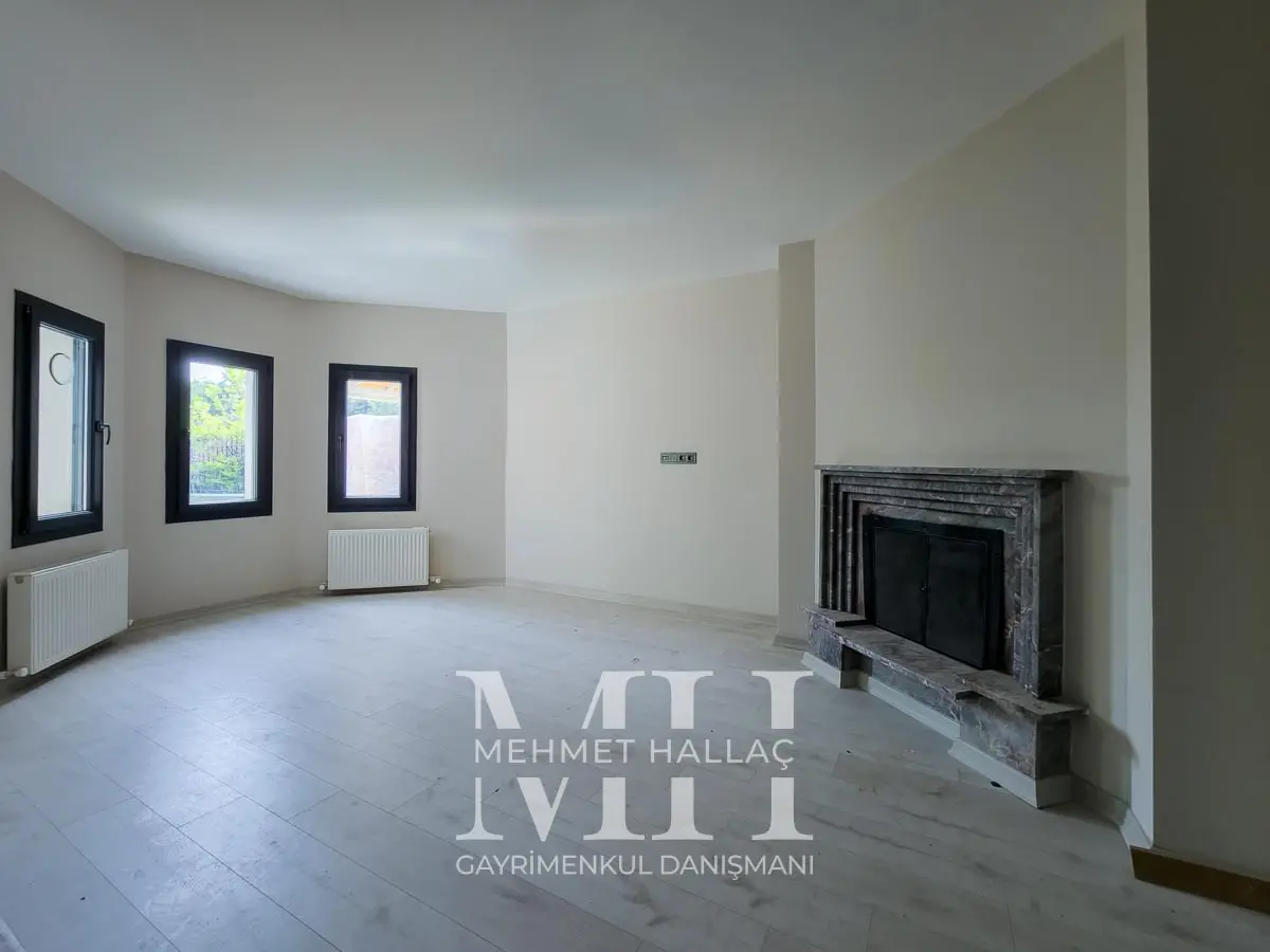 Büyükçekmece Sinanobada Müstakil 420 m2 Bahçeli Villa
