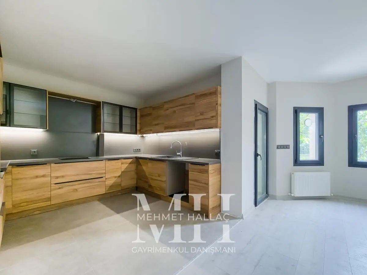 Büyükçekmece Sinanobada Müstakil 420 m2 Bahçeli Villa