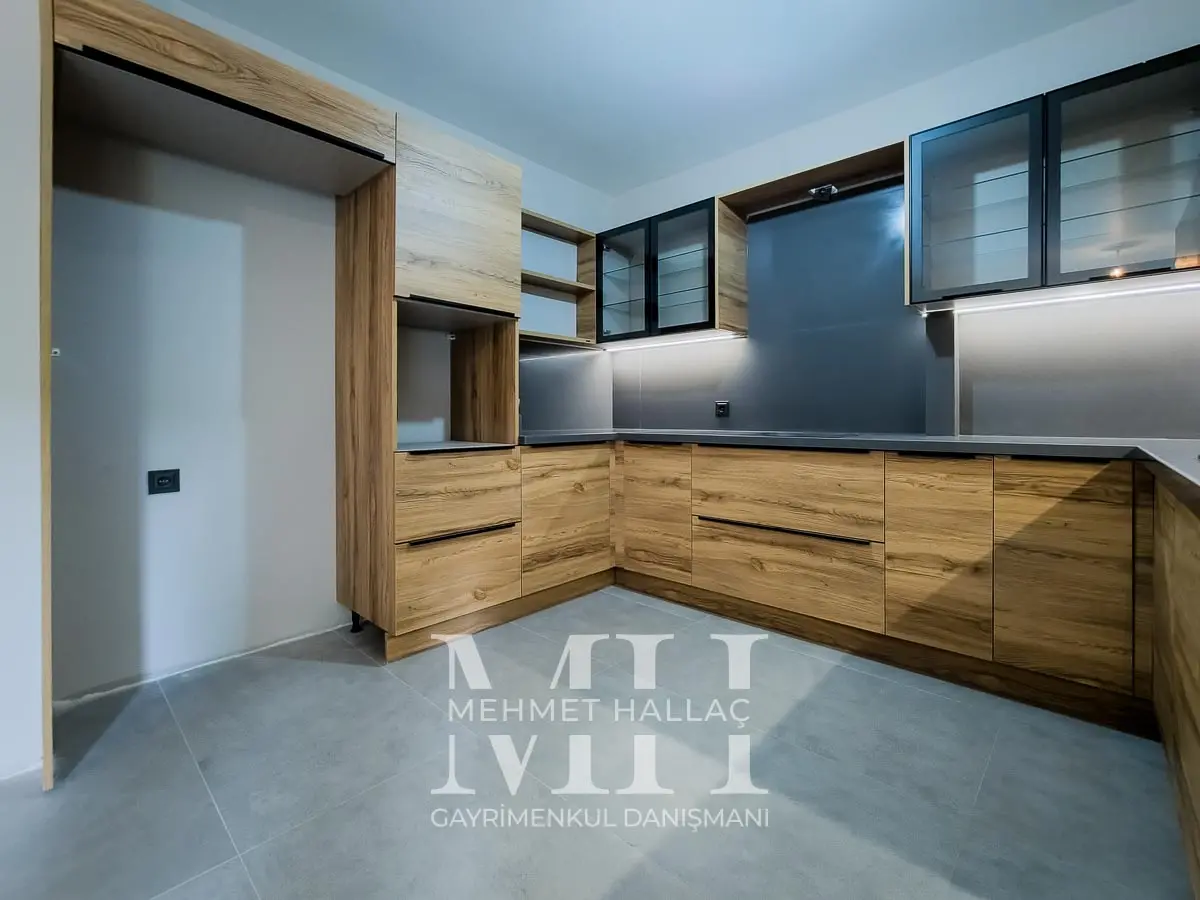 Büyükçekmece Sinanobada Müstakil 420 m2 Bahçeli Villa